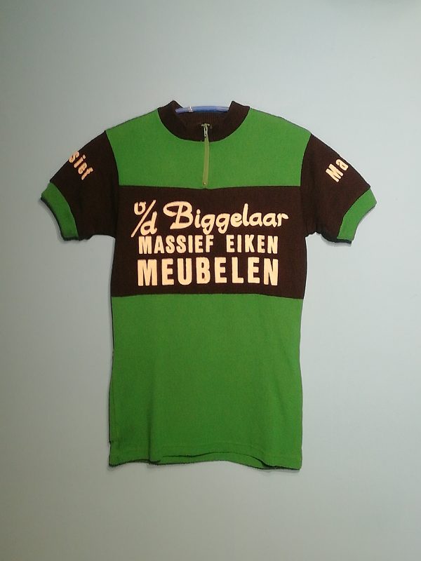 MUEBLES DE ROBLE MACIZO V/D BIGGELAAR 1979/1980